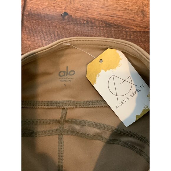 Alo Yoga Tan Yoga Continuity Capri Athletic Leggings, Size Small - Picture 2 of 4